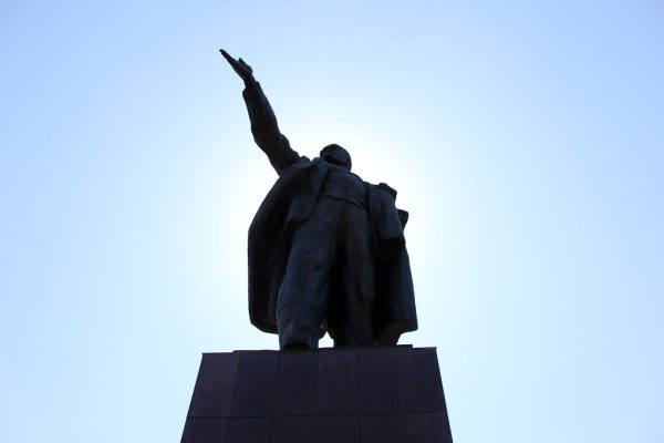 Kyrgyzstan&rsquo;s Second City Osh Takes Down Lenin Statue